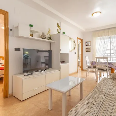 2 Bedroom Cozy In Apartamento Torrevieja